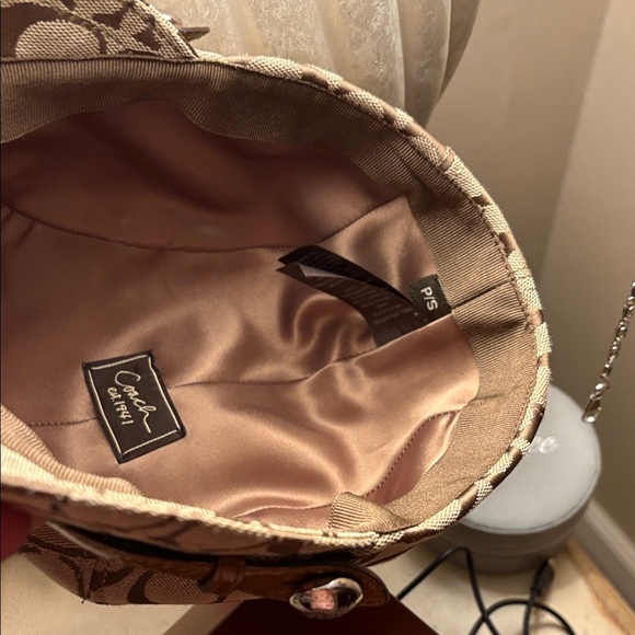 Coach Signature Karee Newsboy Cap with patent leather accent Leather Strap main image 7